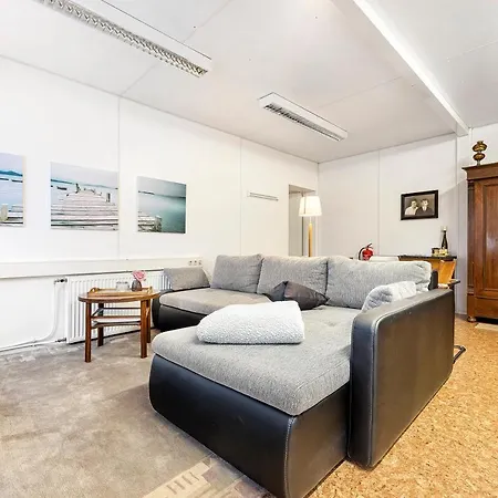Wohncontainer Derdak Holiday home *